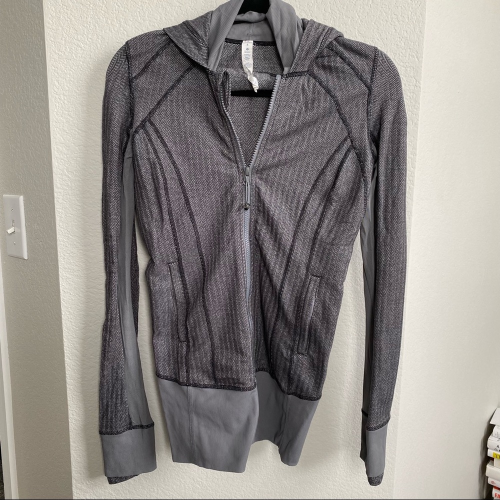 Lululemon Athletica Daily Practice Jacket size 4